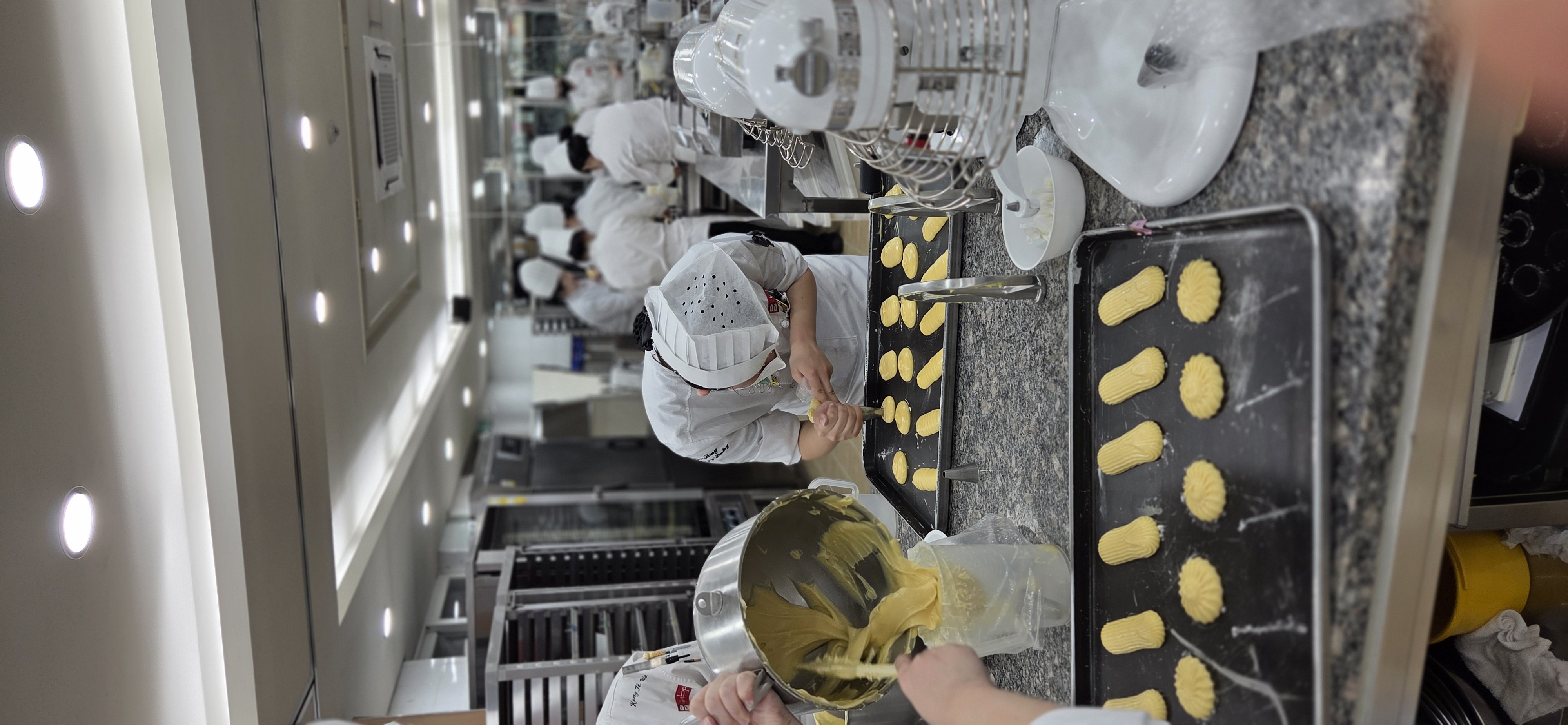 Eclaire Religieuse Salambo au café_260327