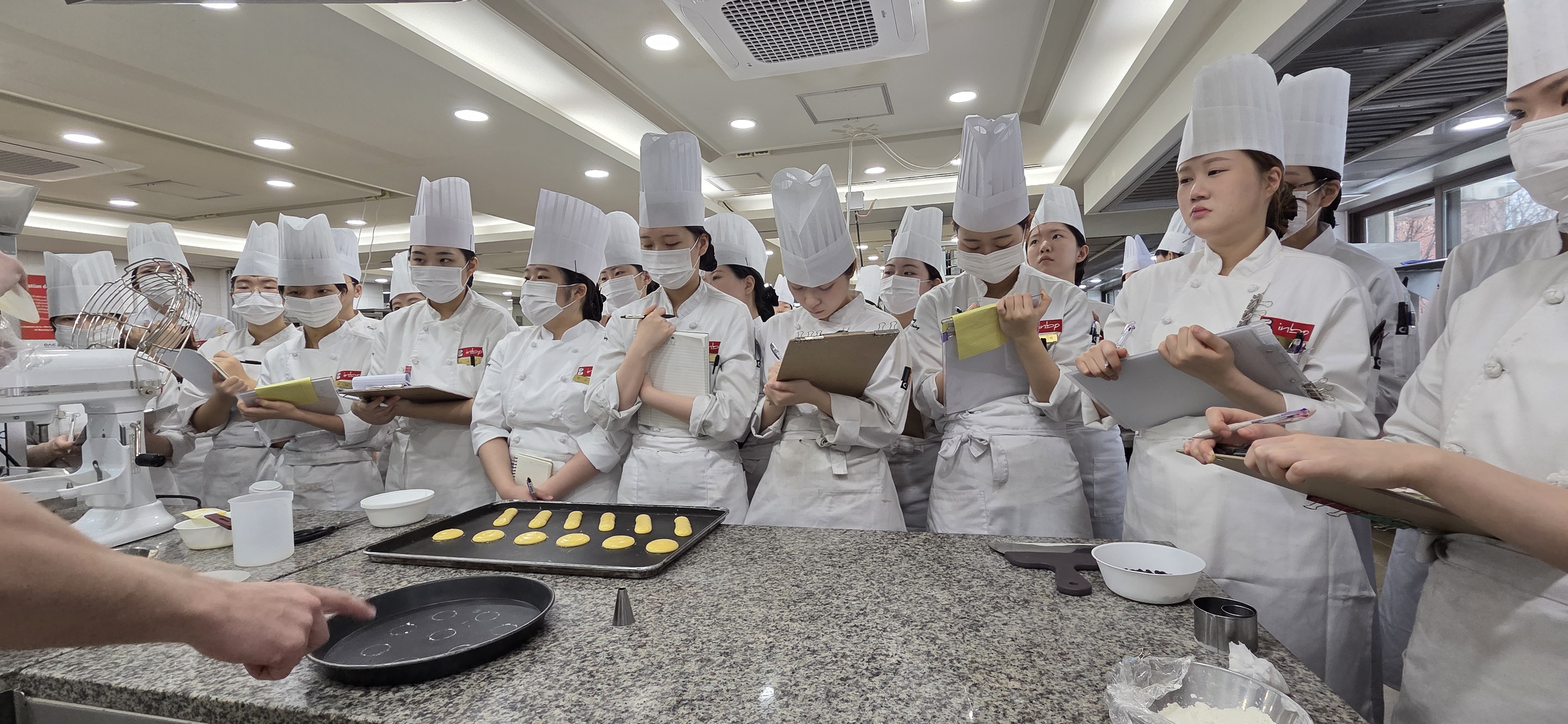 Eclaire & Religieuse_260306