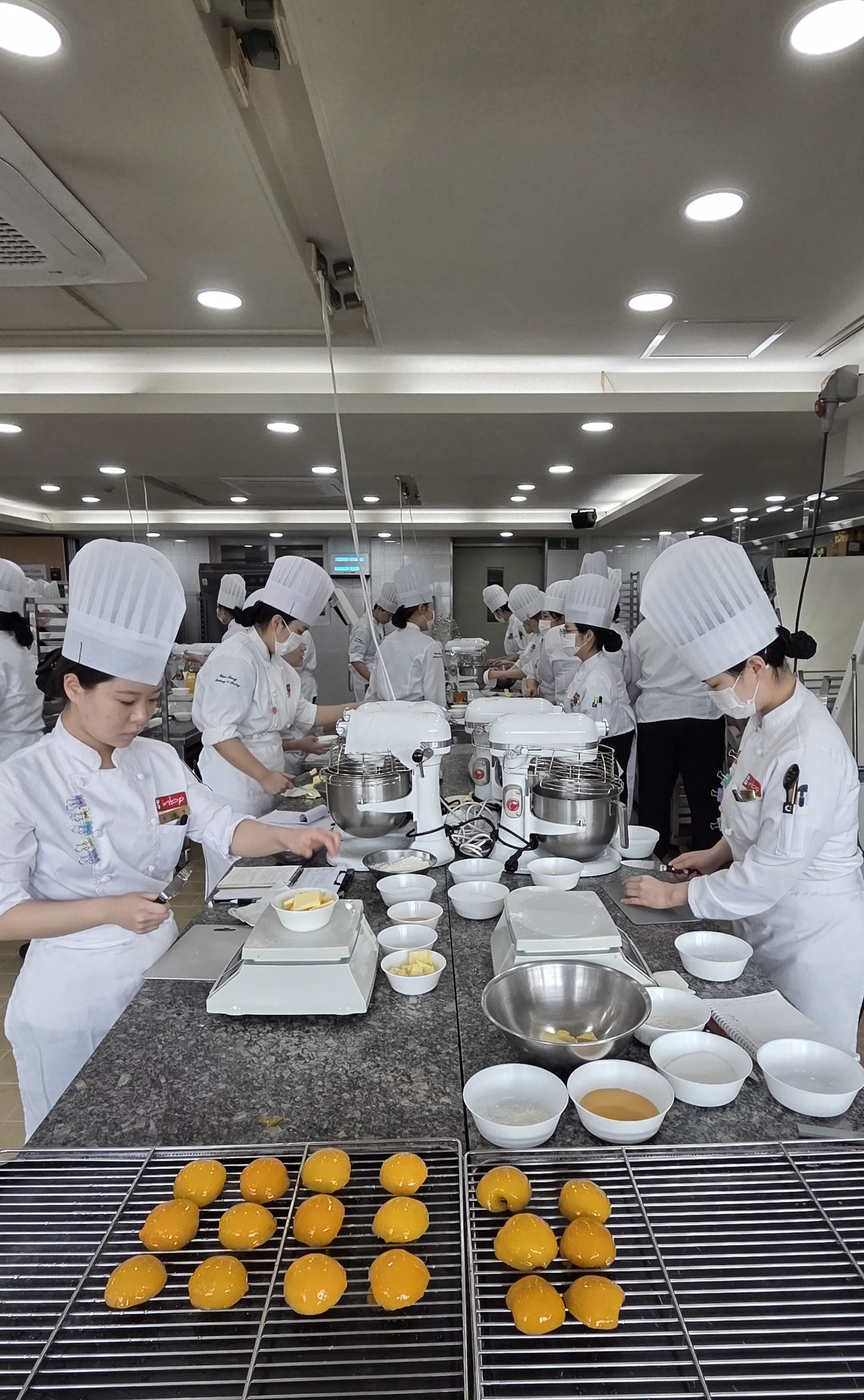 Amandine peche & Truffe creme au beurre